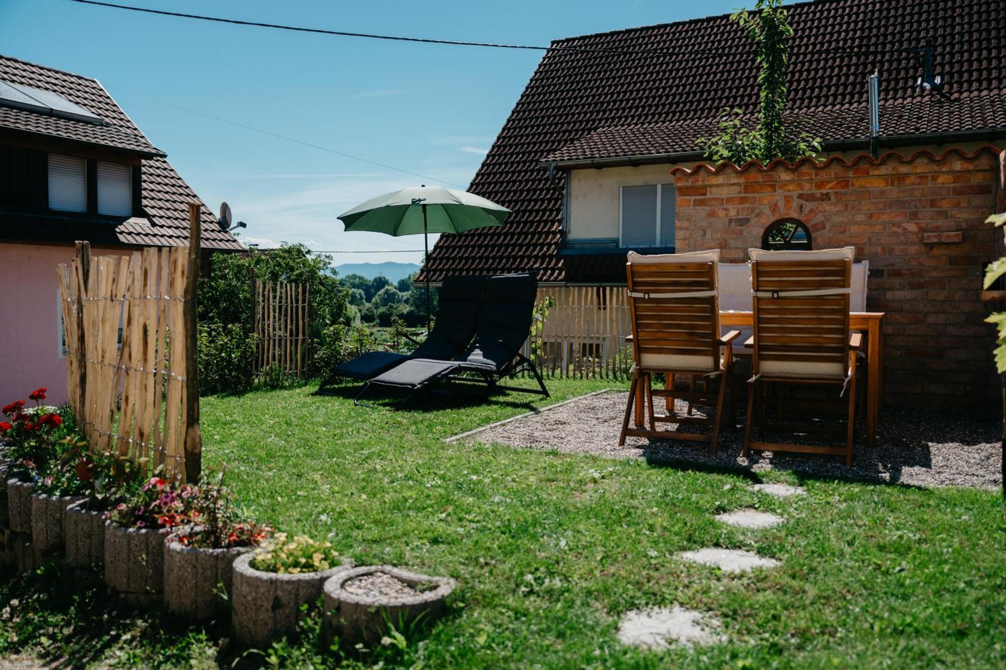 Ferienwohnung Am Weinberg Boetzingen Exteriér fotografie